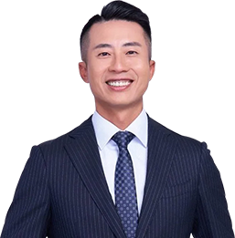 賀桃投資控股總經理　何奕人